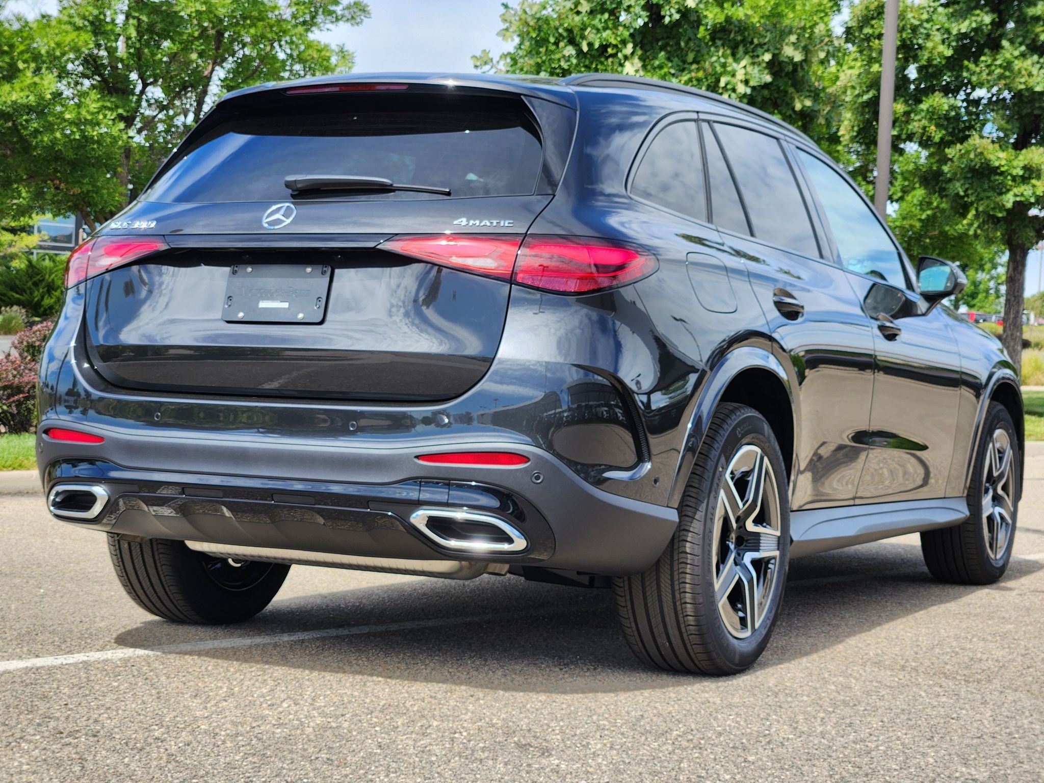 New 2027 Graphite Grey Metallic Mercedes-Benz GLC 300 4MATIC® image 8