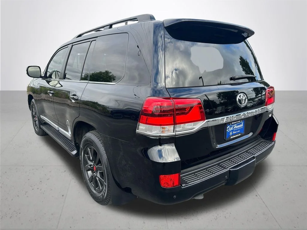 Used 2016 Black Toyota Base image 9