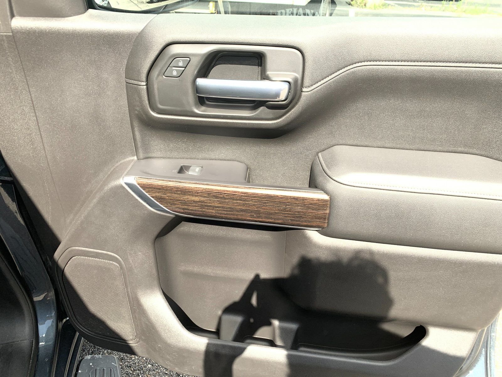 Used 2021 Blue GMC Elevation image 19