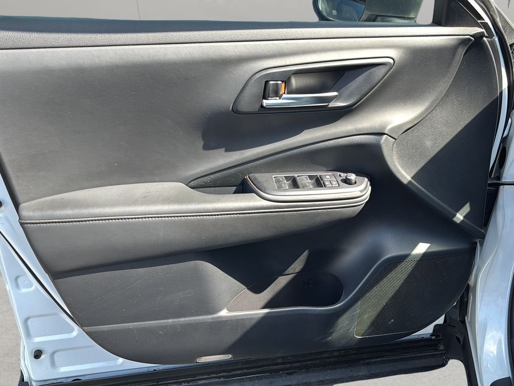 2023 Toyota Crown XLE - Photo 15