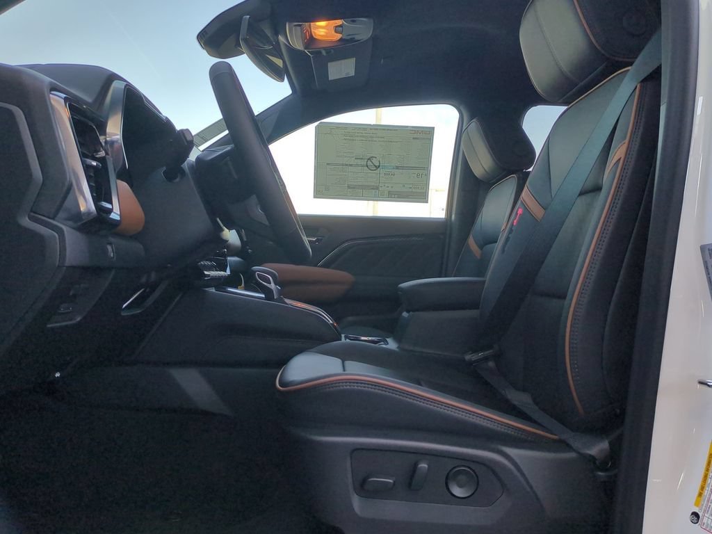 2026 GMC Canyon AT4 - Photo 19