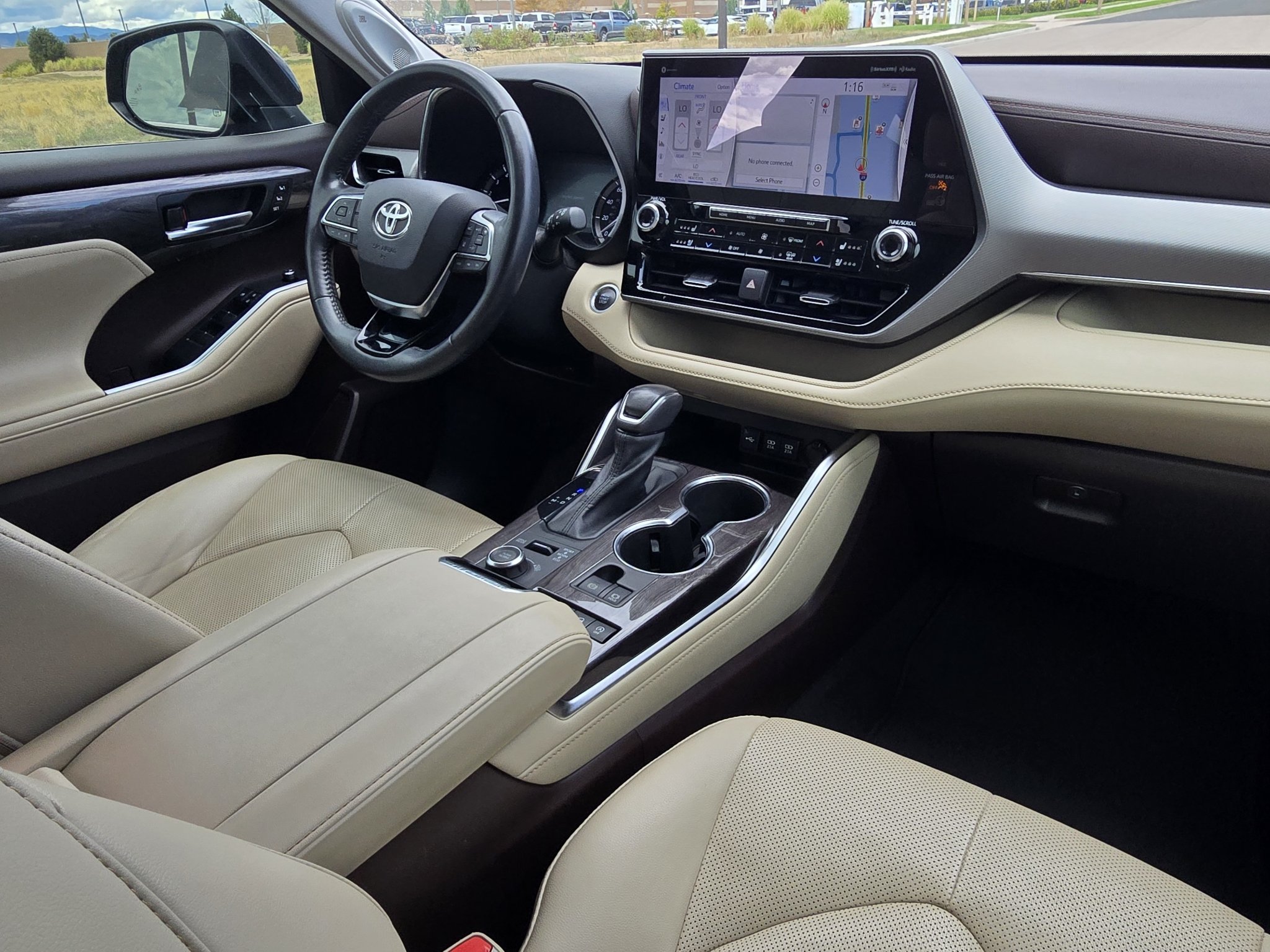 Used 2021 Midnight Black Metallic Toyota Platinum image 27