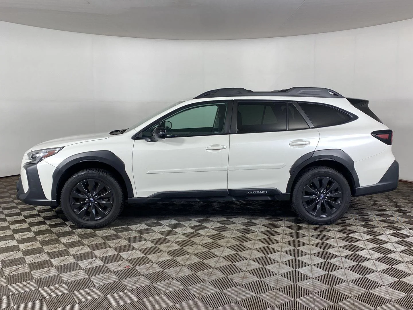 Used 2023 Crystal White Pearl Subaru Onyx Edition image 8