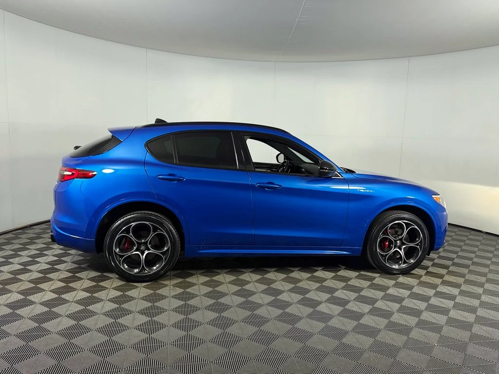 Used 2023  Alfa Romeo Veloce image 5