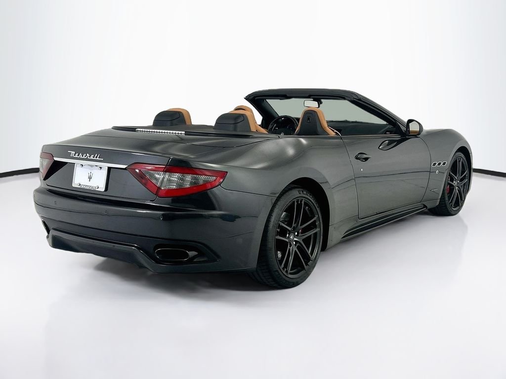 Used 2017 Grigio Granito Metallic Maserati Sport image 5