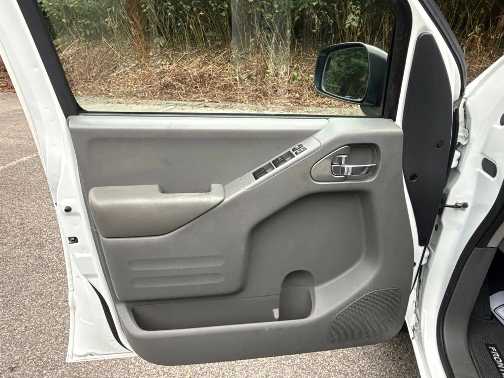 Used 2019 White Nissan SV image 14