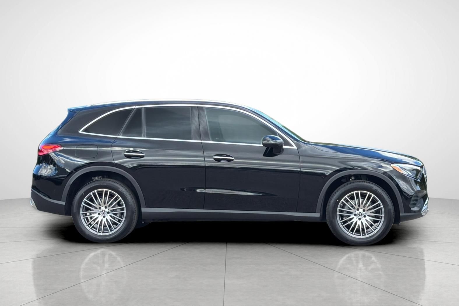 New 2026 Black Mercedes-Benz GLC 300 image 33