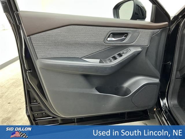 Used 2023 Super Black Nissan SV image 15