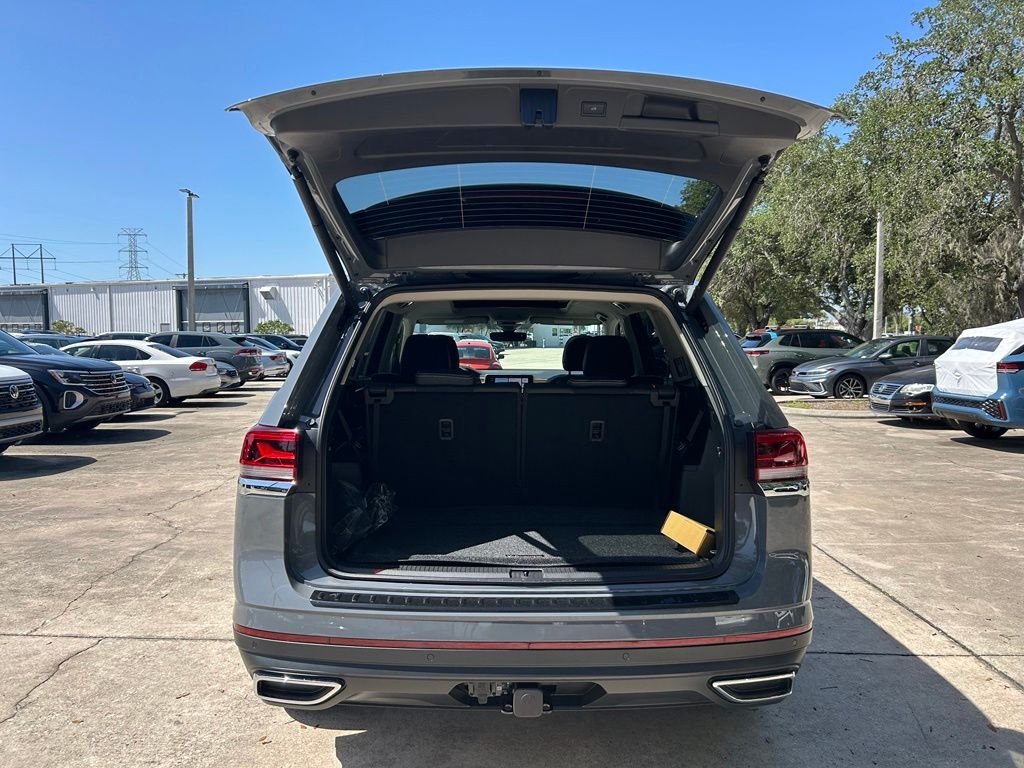 New 2026 Gray Volkswagen SE w/Technology image 33