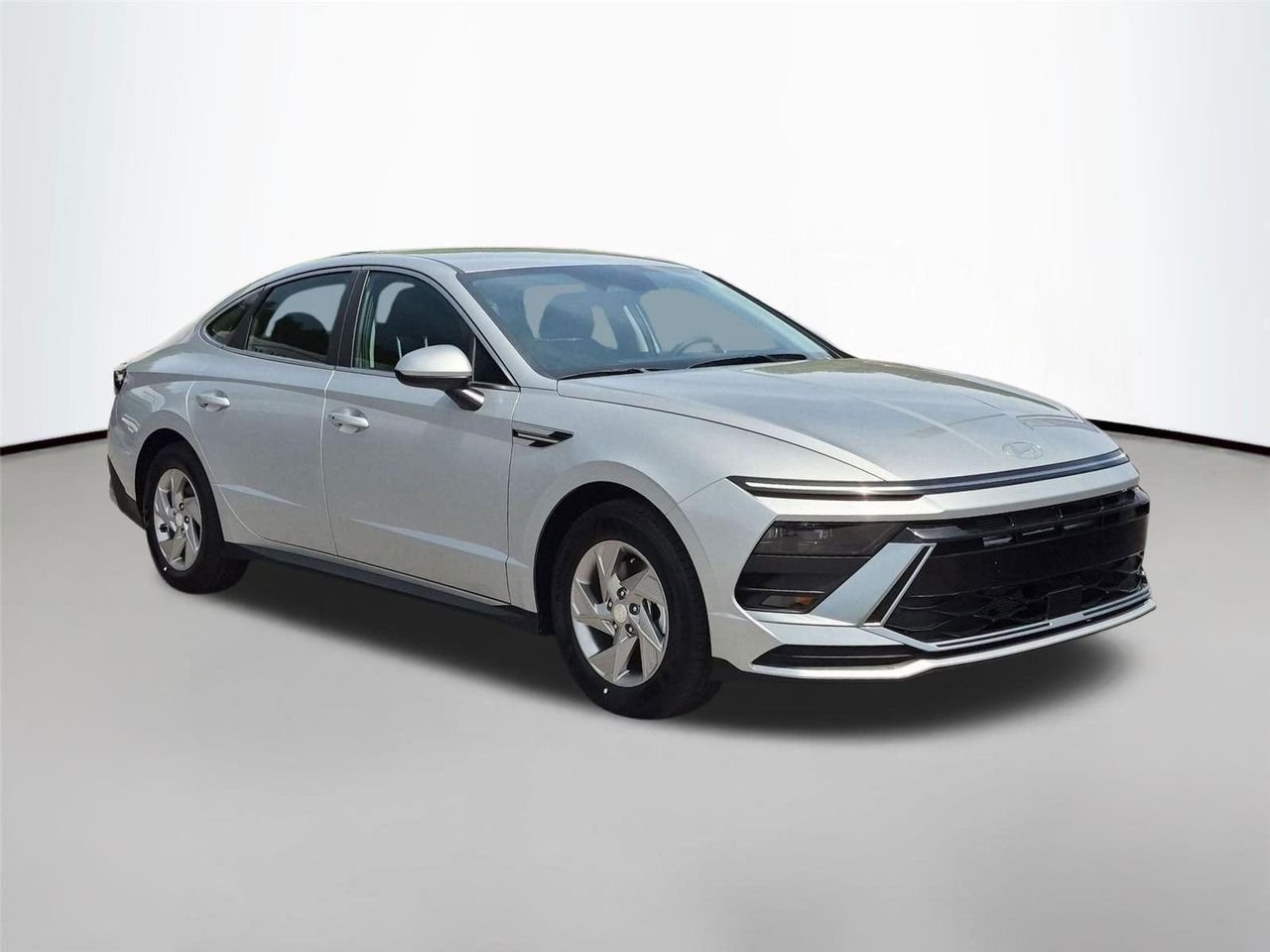 New 2026 Aero Silver Hyundai SE image 7