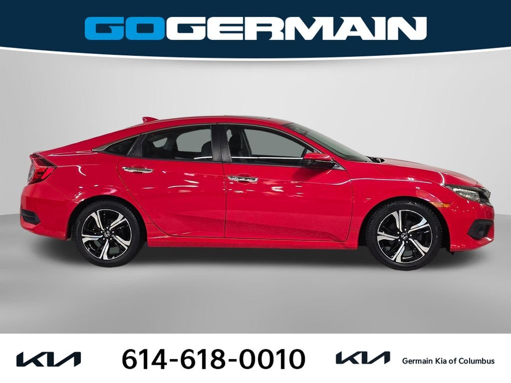 Used 2016  Honda Touring image 6