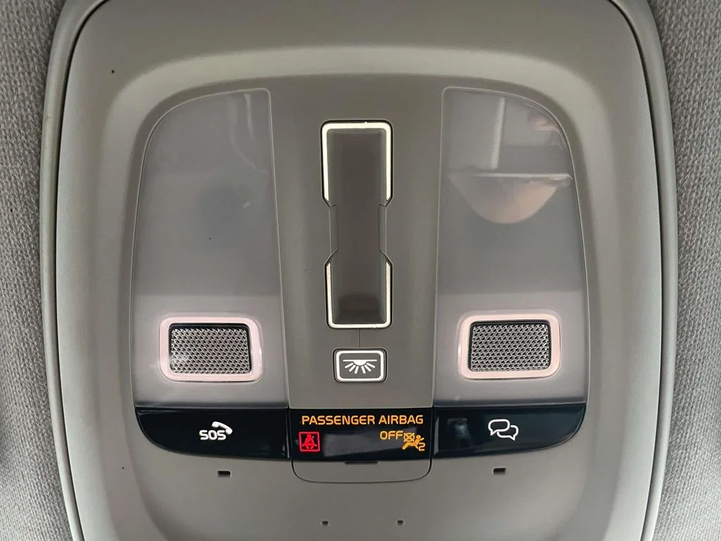 2025 Volvo XC40 Core - Photo 22