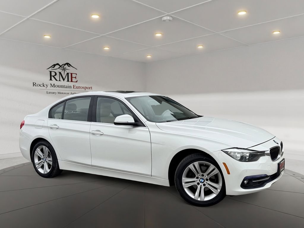 2017 BMW 3 Series 330i xDrive Sedan's photo