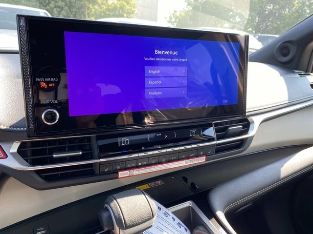 New 2026 Wind Chill Pearl Toyota Platinum image 13