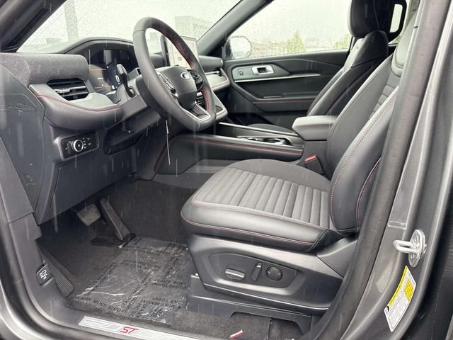 New 2026 Carbonized Gray Metallic Ford ST-Line image 9