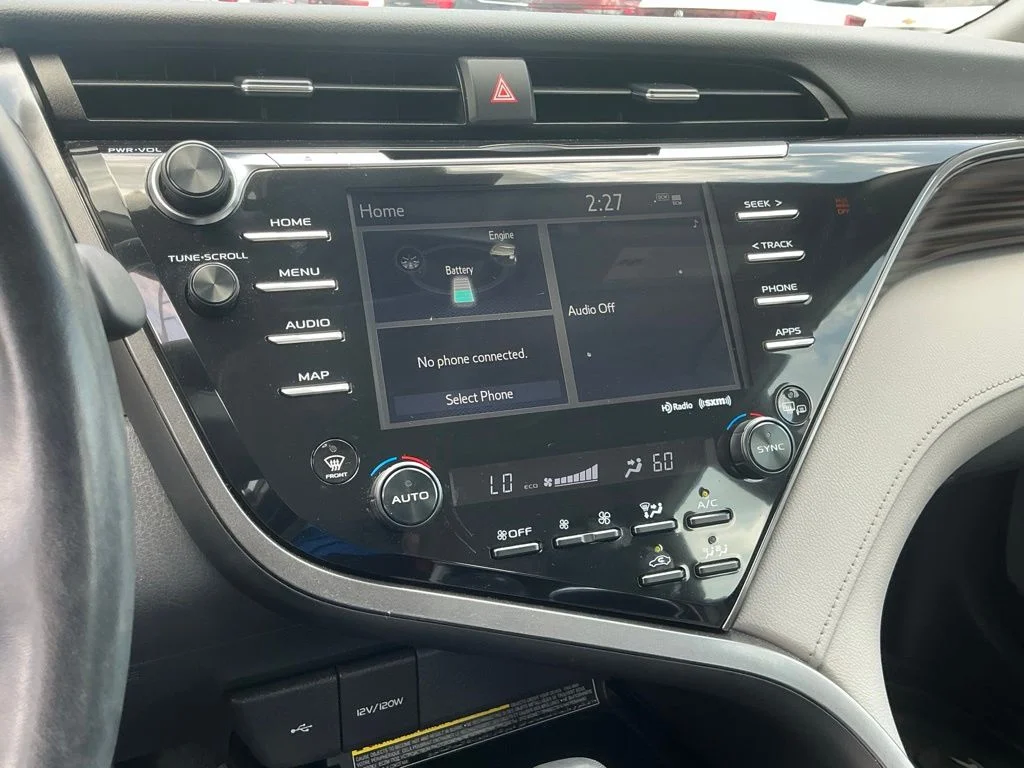 Used 2020 Beige Toyota XLE image 41
