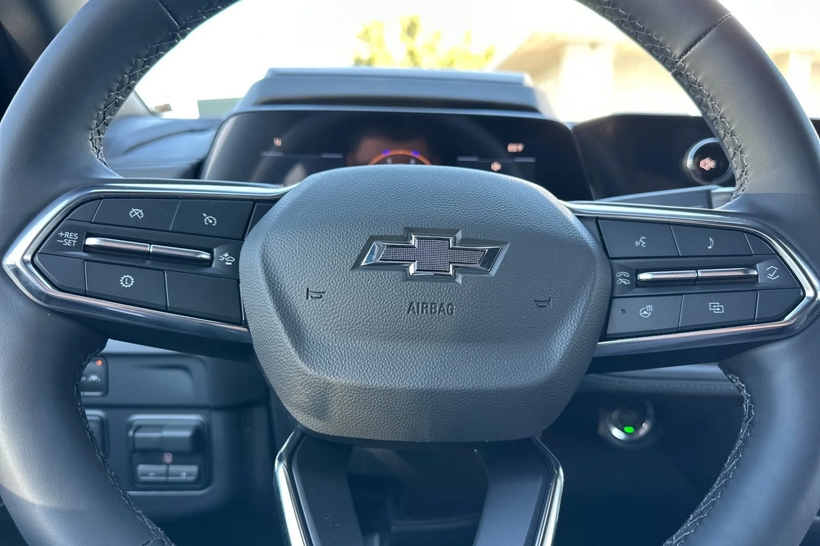 New 2027 Summit White Chevrolet Z71 image 24
