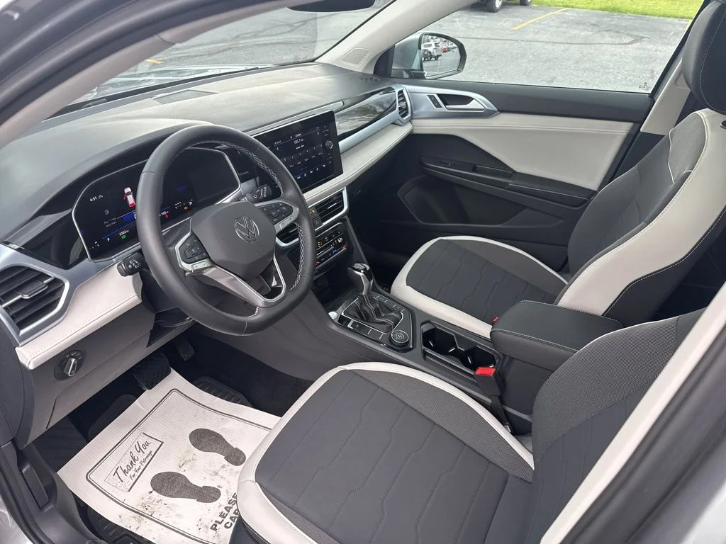 2025 Volkswagen Taos SE - Photo 33