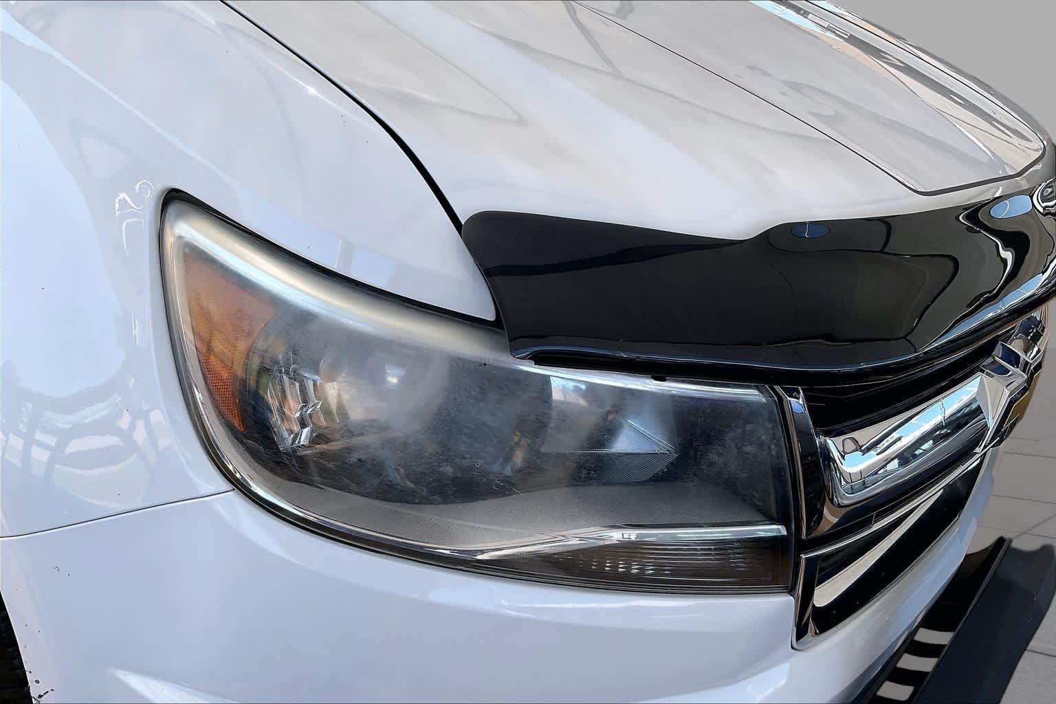 Used 2017 Summit White Chevrolet 4WD WT image 25