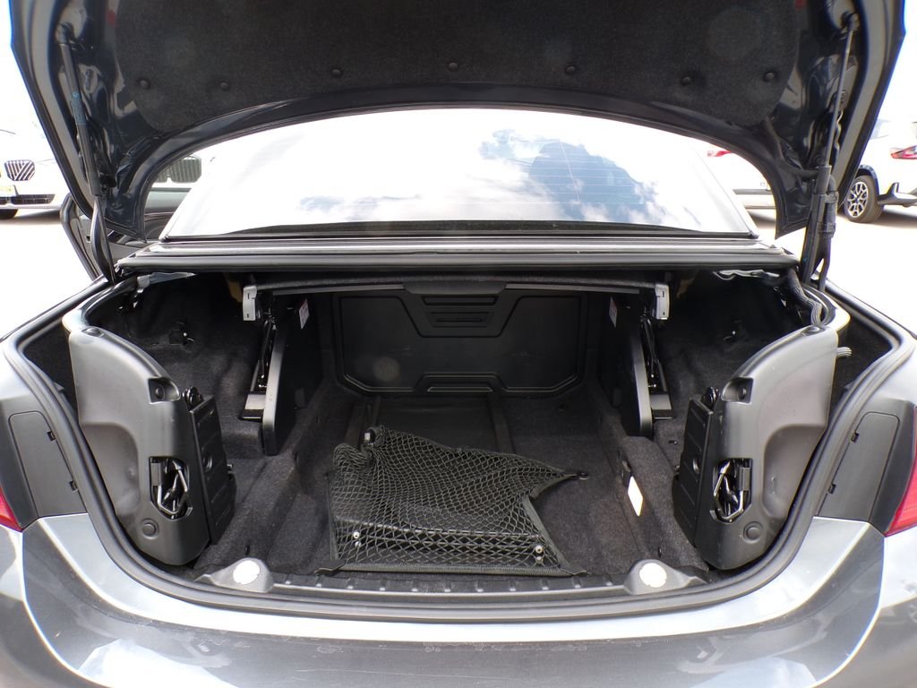 Used 2019 Mineral Grey Metallic BMW Base image 17