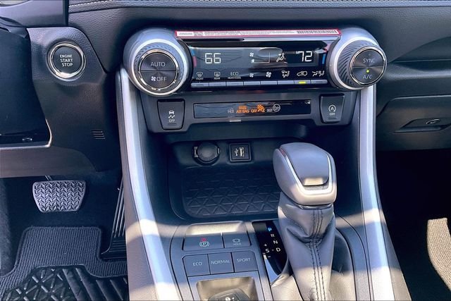 Used 2025 Silver Toyota XLE Premium image 26