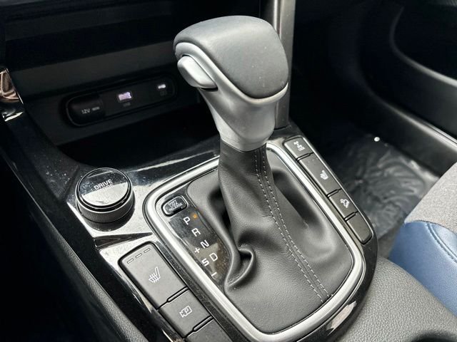 Used 2024 White Kia S image 28