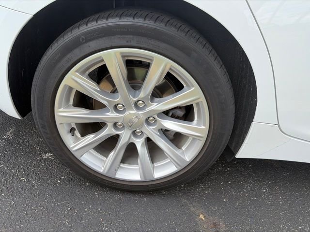 Used 2022 White Cadillac Luxury image 5
