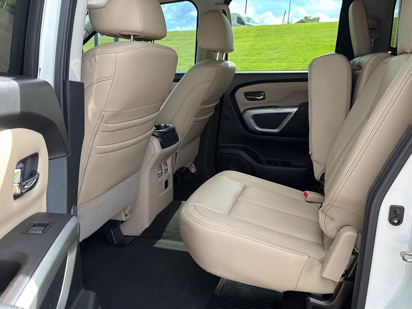 Used 2018 Pearl White Nissan SL image 11