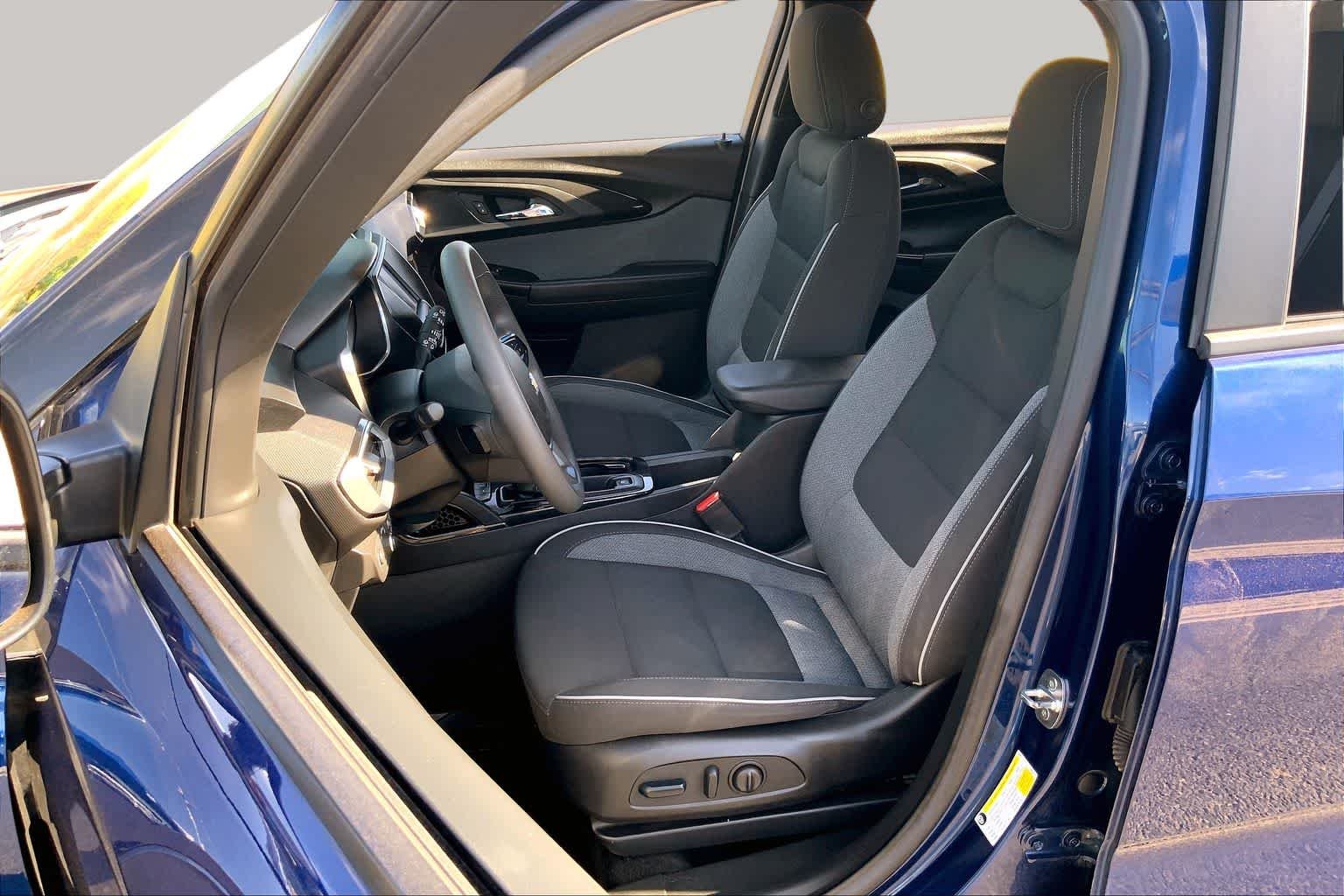 Used 2023 Blue Glow Metallic Chevrolet LT image 8