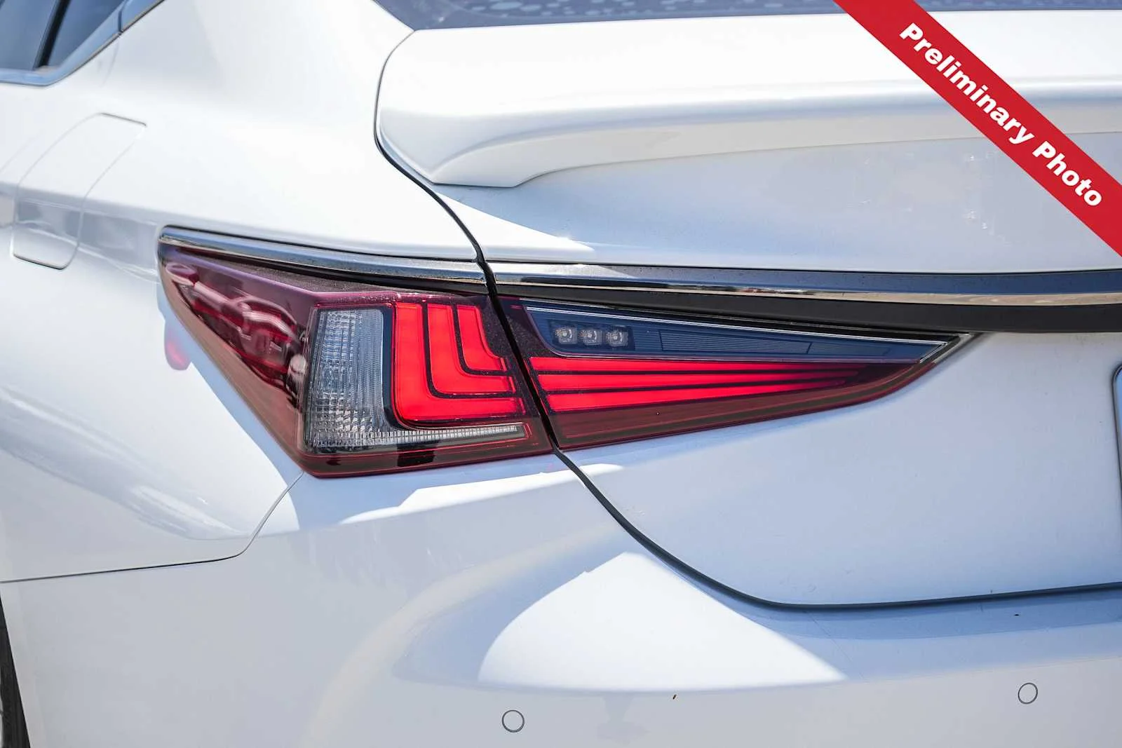 Used 2022 Ultra White Lexus F SPORT image 9