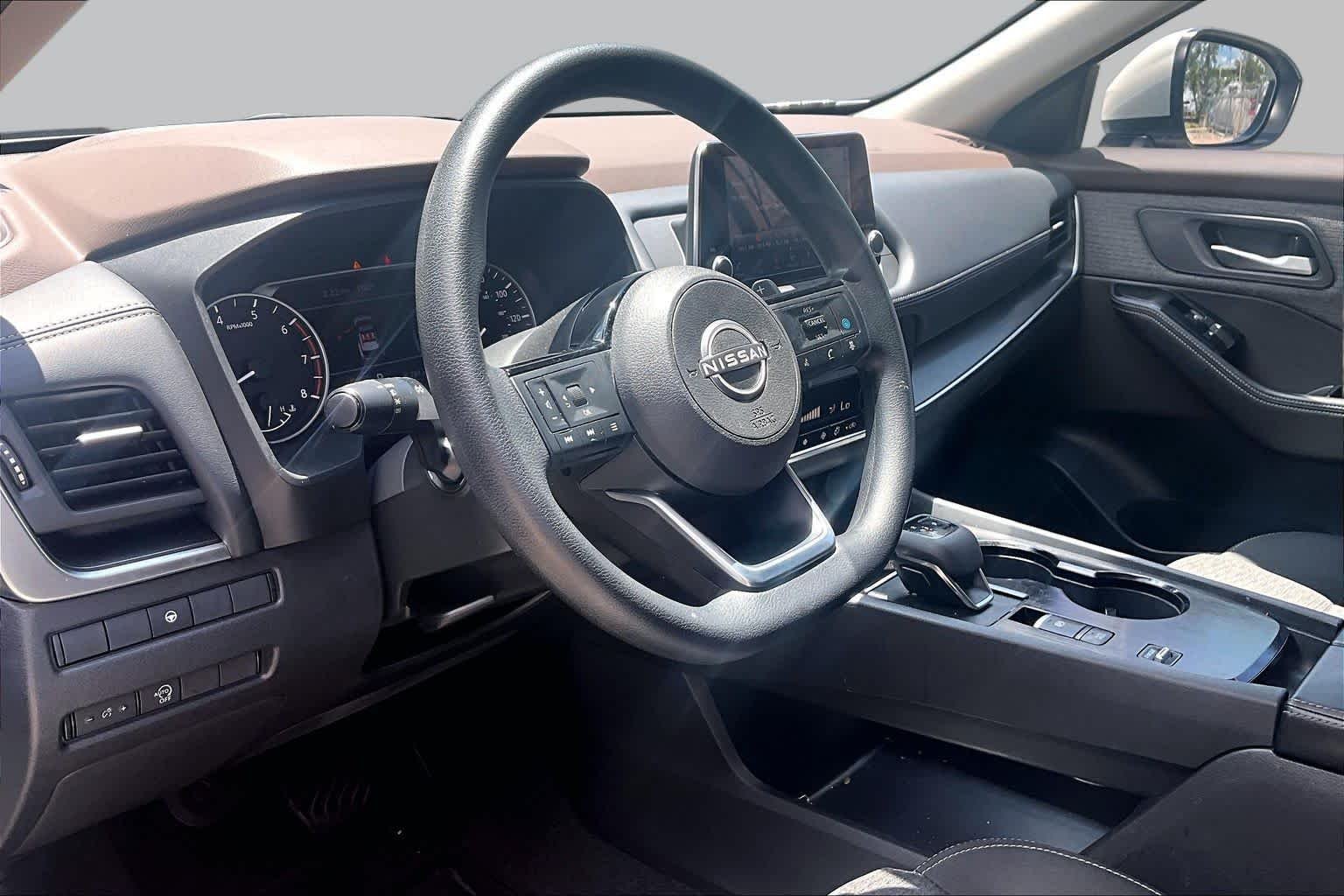 Used 2023 Pearl White Tricoat Nissan SV image 17