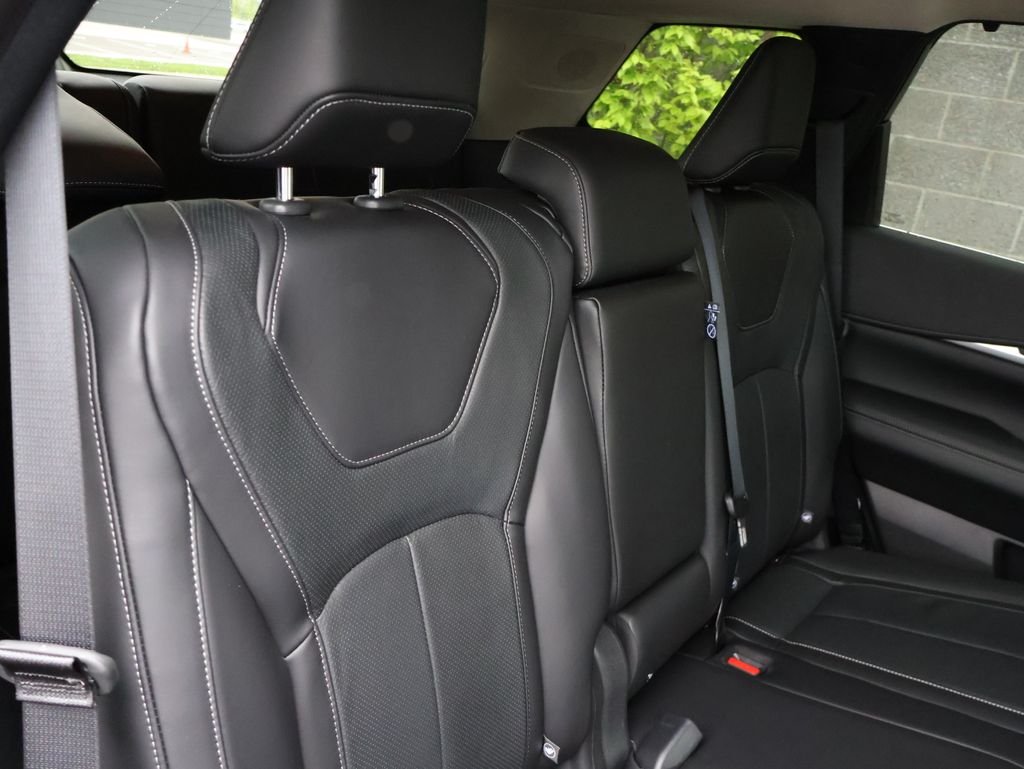 Used 2025 Graphite Shadow INFINITI Sensory image 14