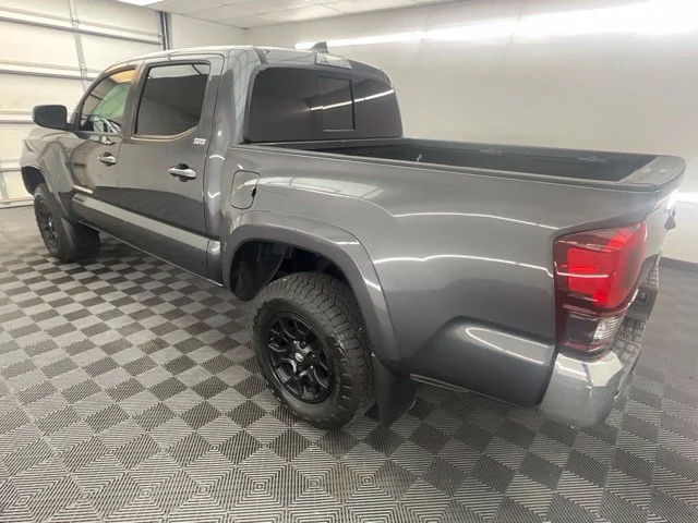 Used 2022 Gray Toyota SR5 image 18