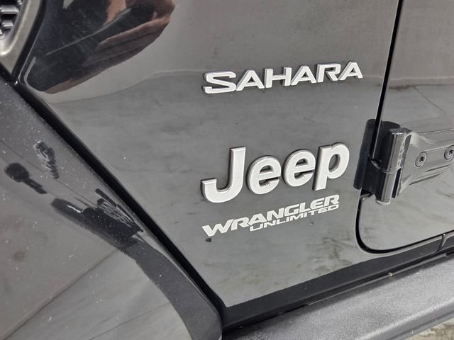 Used 2020 Black Jeep Unlimited Sahara image 17