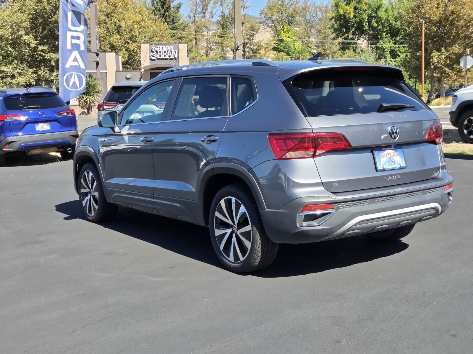 Used 2024  Volkswagen SE image 7