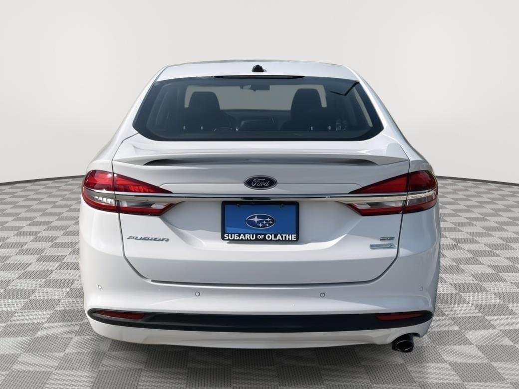 Used 2018 Oxford White Ford SE image 13