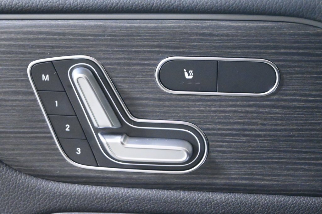 New 2026 Cirrus Silver Metallic Mercedes-Benz GLB 250 image 25
