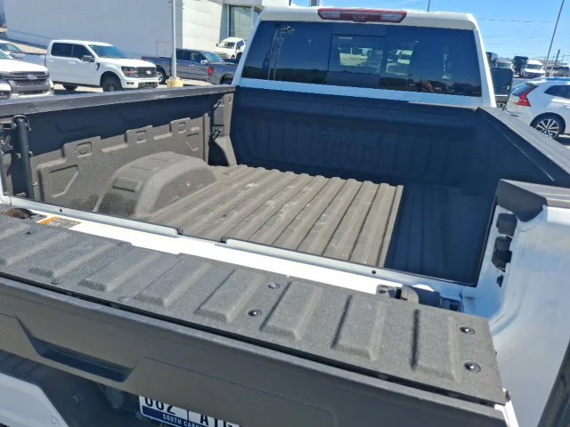 Used 2024 White GMC AT4 image 9