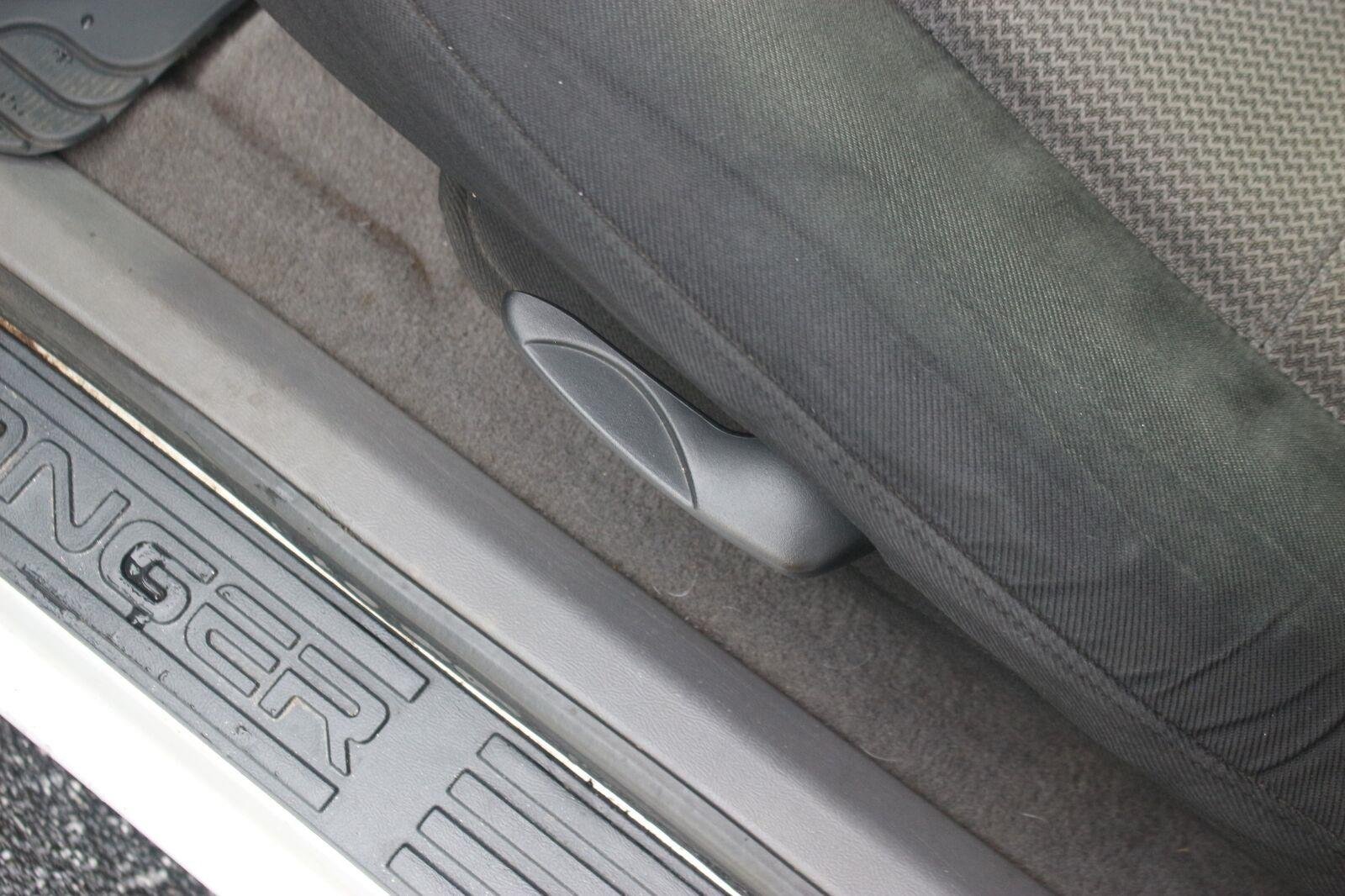 Used 2003 Silver Ford XL Fleet image 16