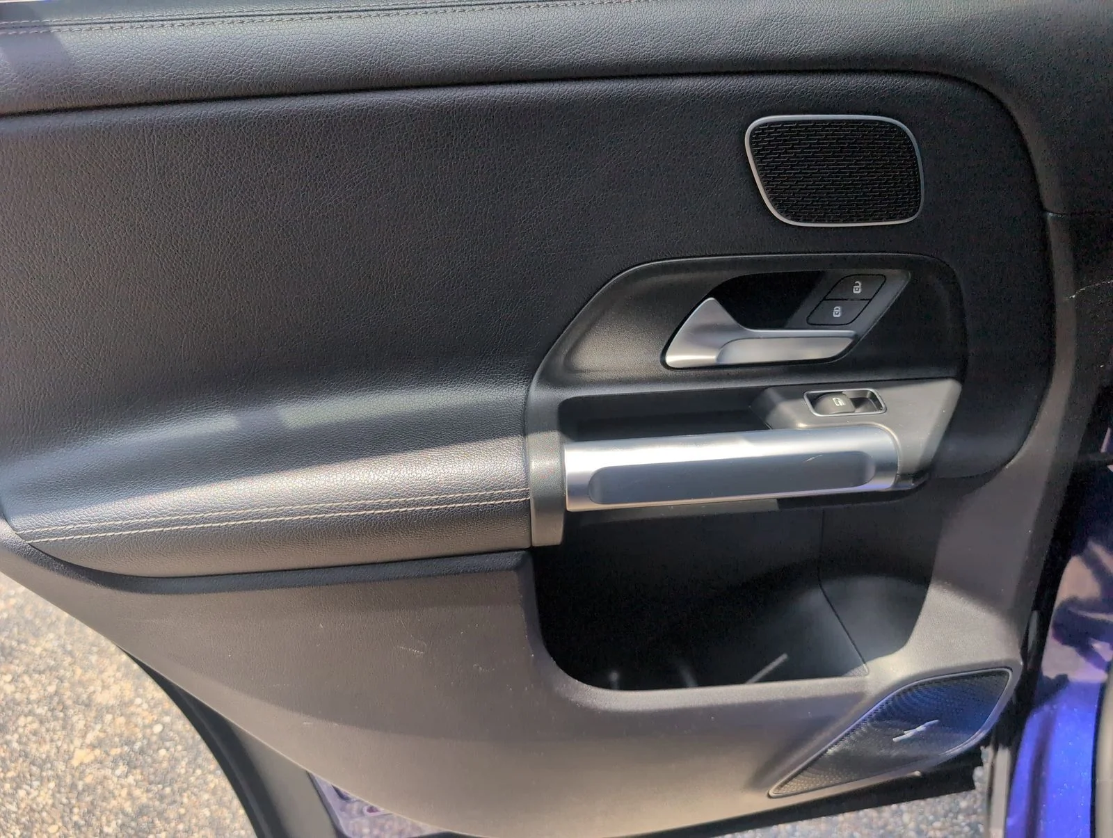 Used 2021 Blue Mercedes-Benz GLB 250 image 34