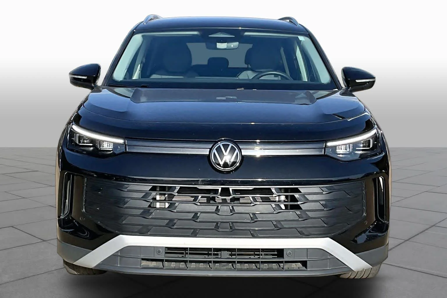 Used 2026 Deep Black Pearl Volkswagen SE image 3