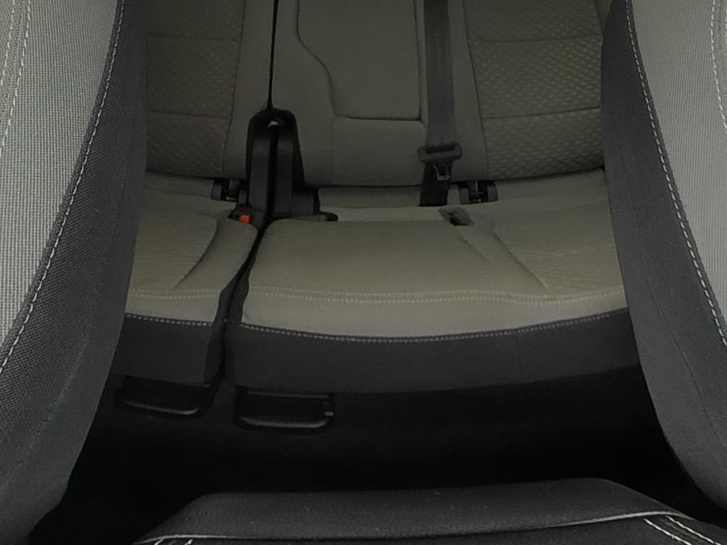 Used 2022 Silver Ford SE image 13