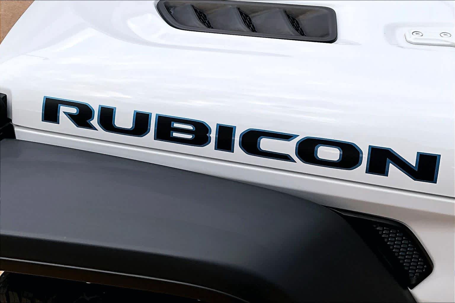 Used 2022 Bright White Clearcoat Jeep Unlimited Rubicon image 32