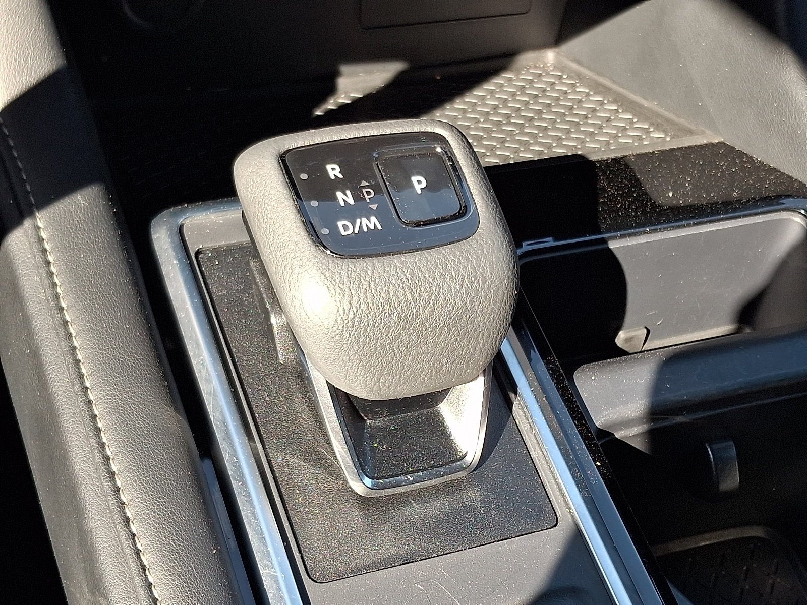 2025 Nissan Pathfinder SV - Photo 22