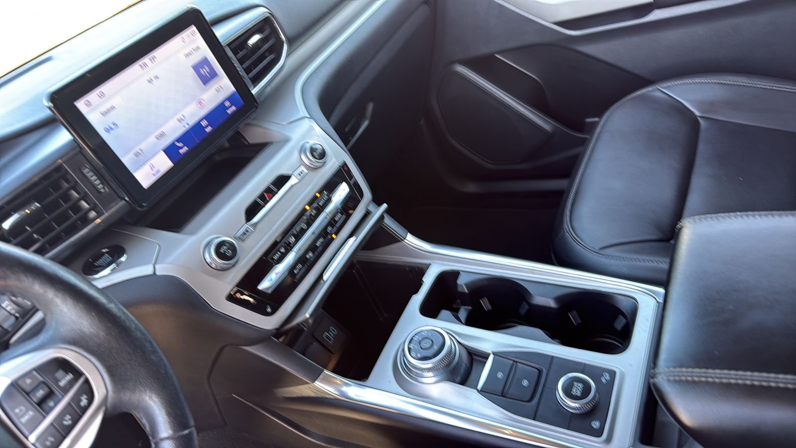 Used 2023 White Ford XLT image 19