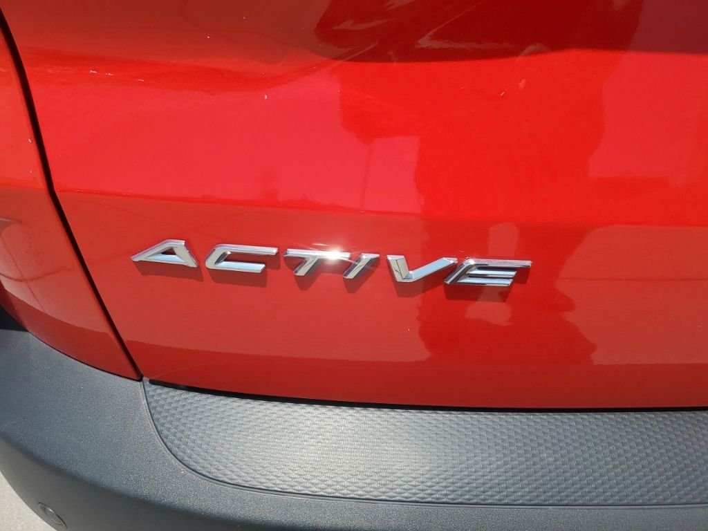 Used 2024 Red Ford Active image 5