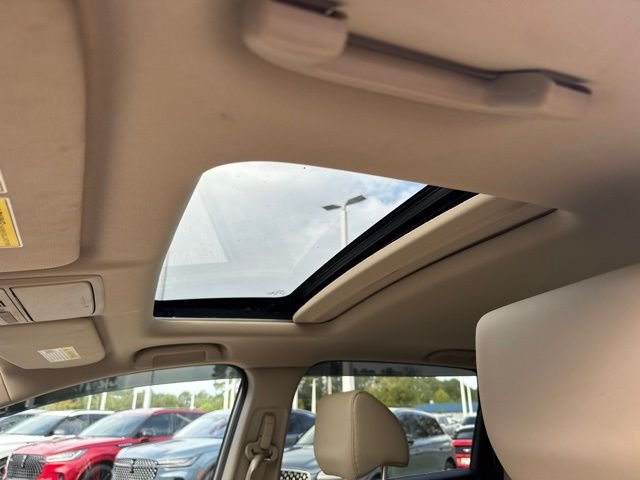 Certified Used 2018 White Diamond Pearl Honda Touring image 17