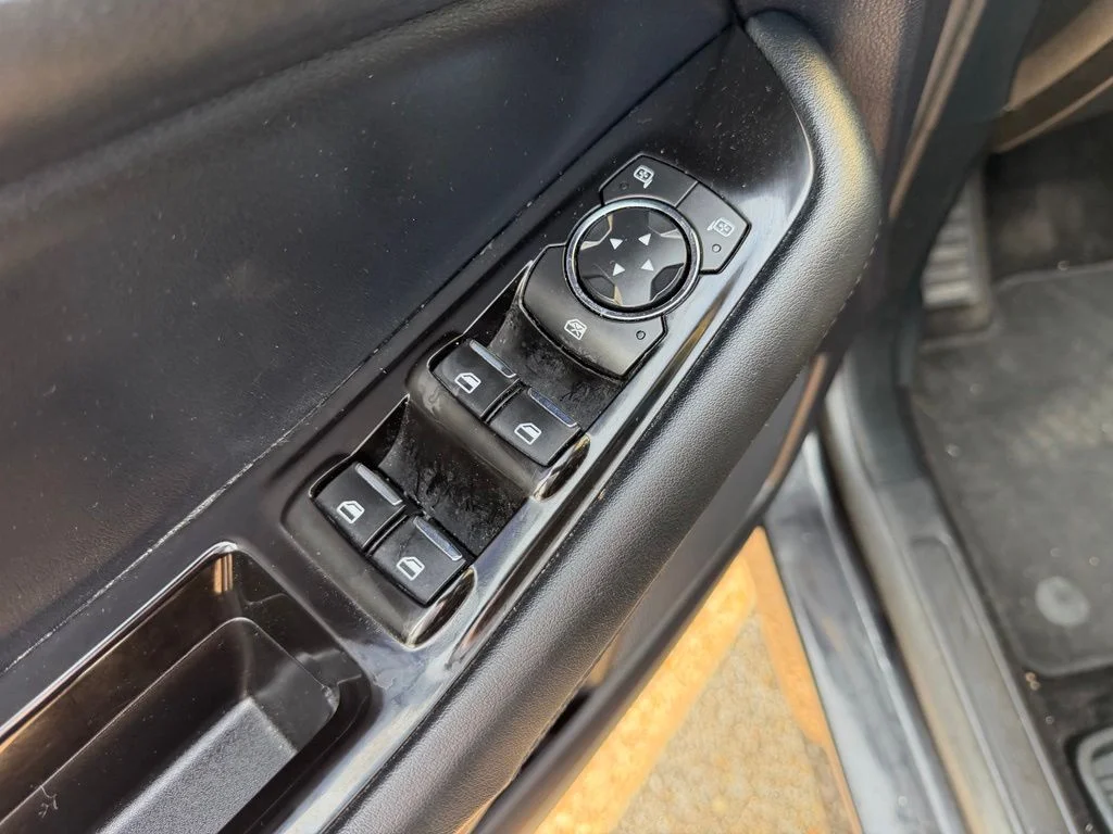 Used 2019 Black Ford SEL image 24