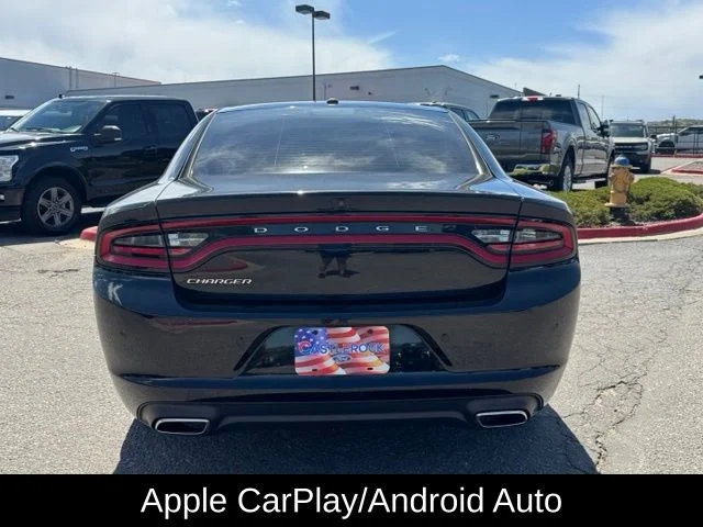 Used 2022 Black Dodge SXT image 4