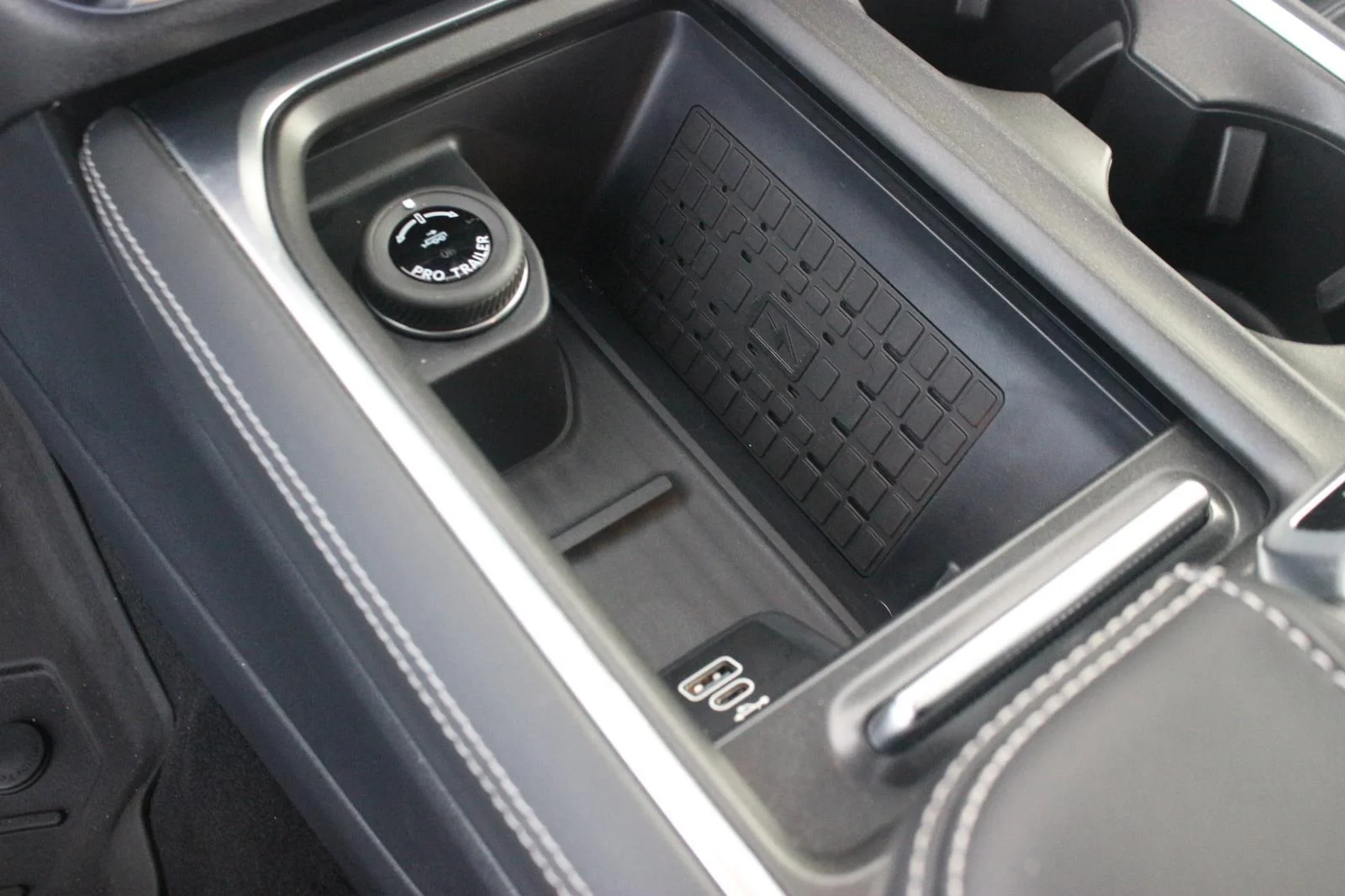 Used 2025 Black Ford Platinum image 27